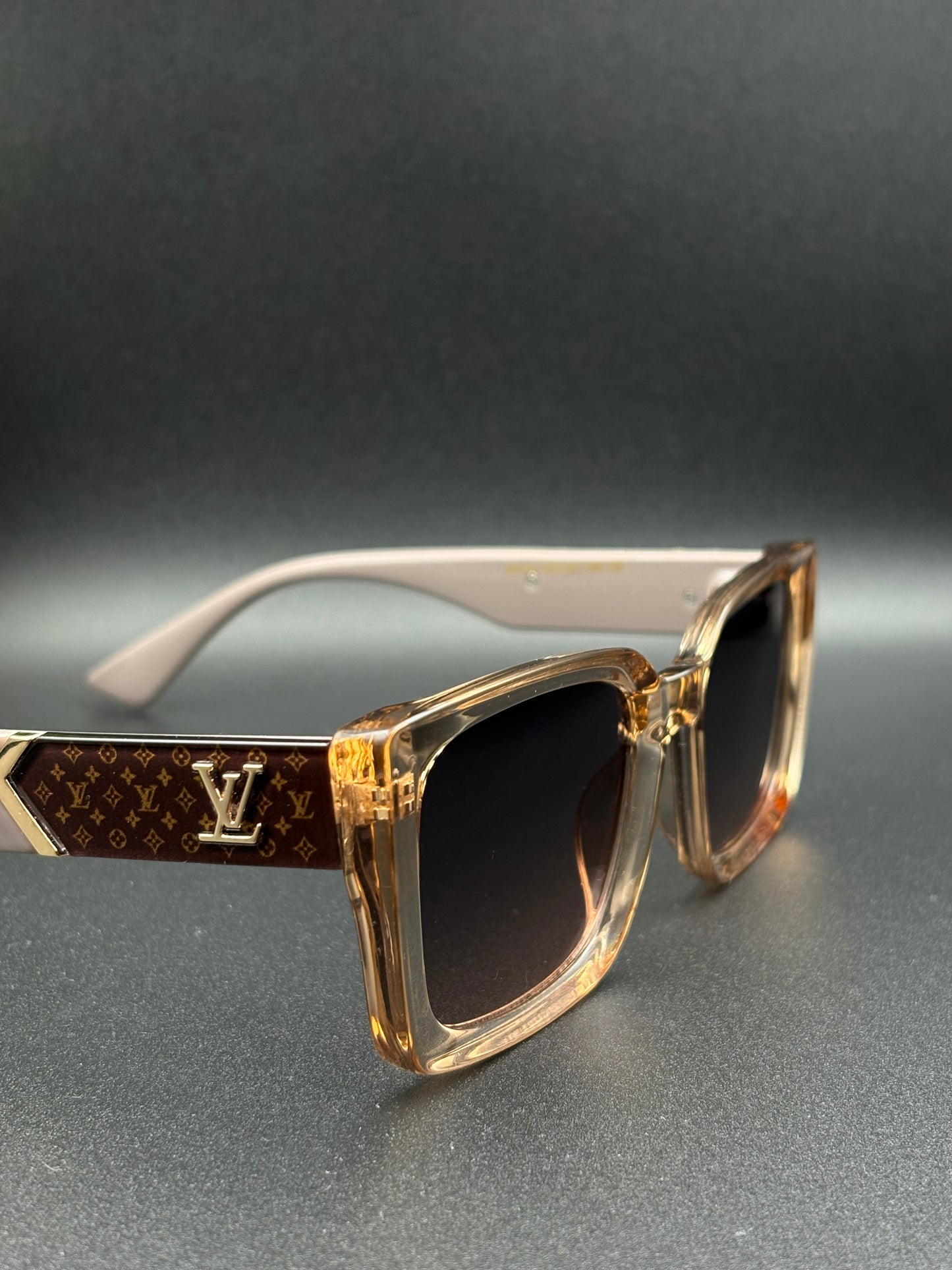 LOUIS VUITTON SUNGLASSE - DF1015