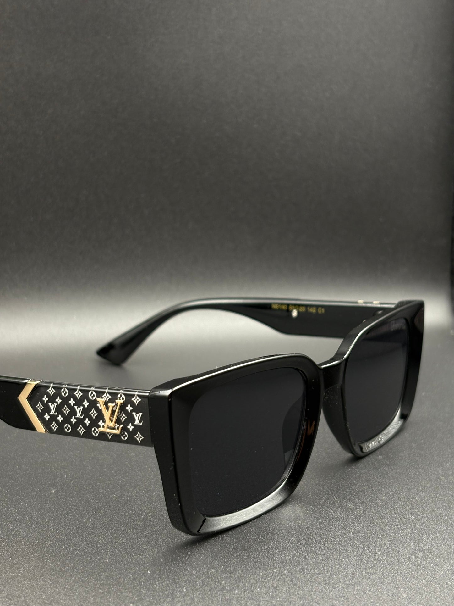 LOUIS VUITTON SUNGLASSE - DF1014