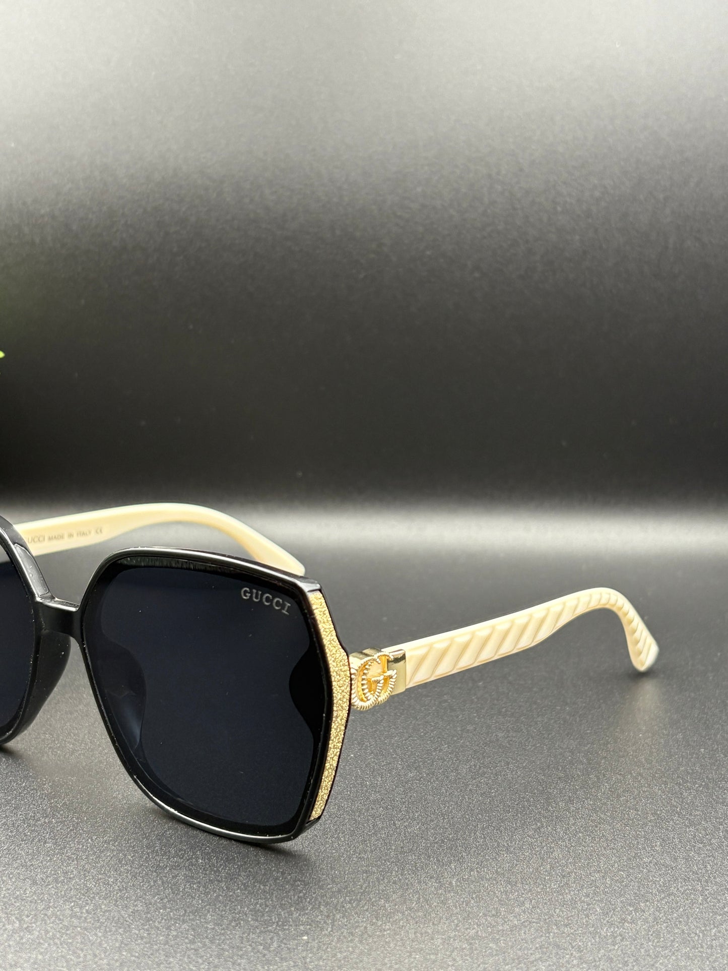 GUCCI SUNGLASSE - DF1050