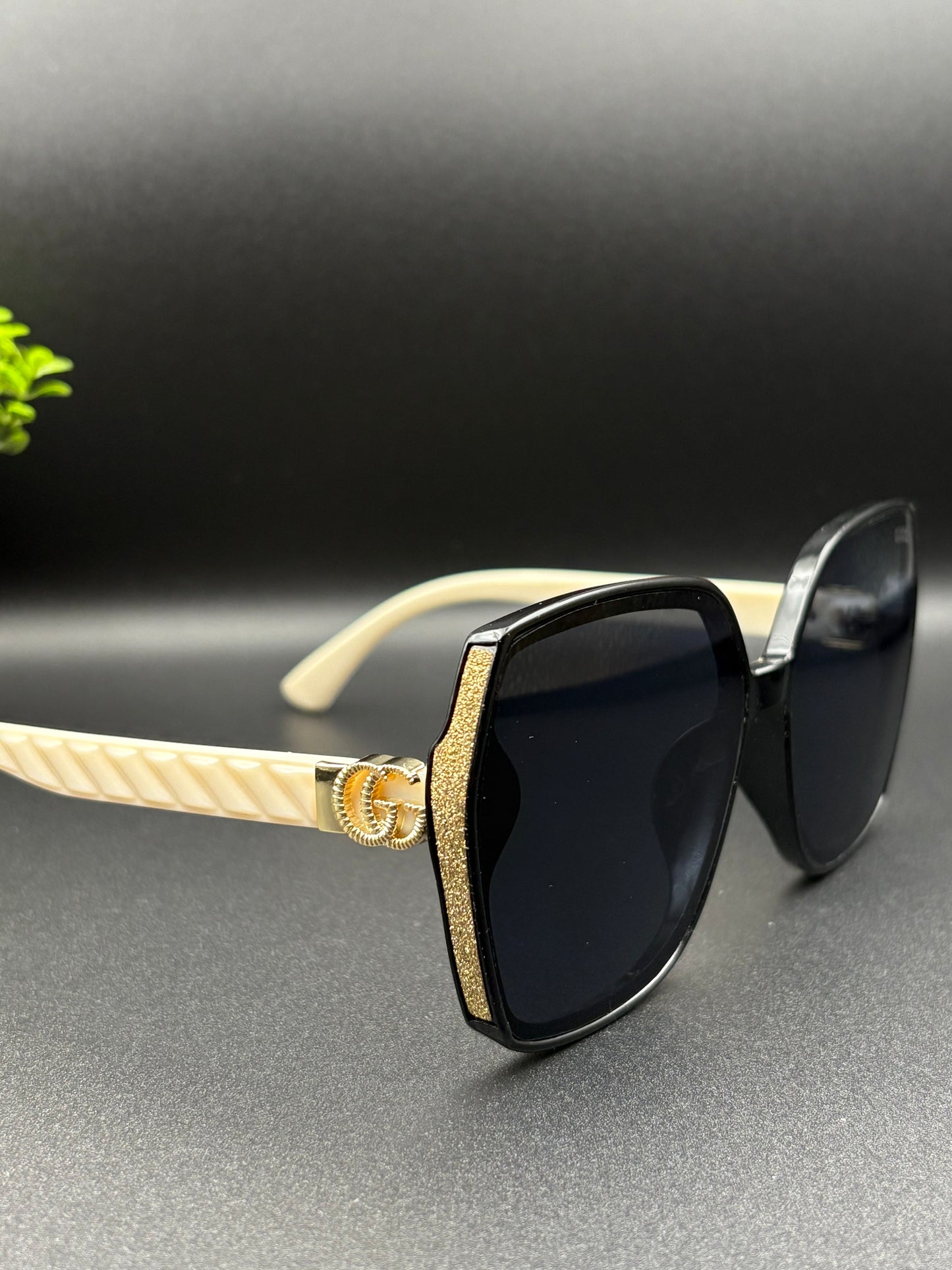 GUCCI SUNGLASSE - DF1050
