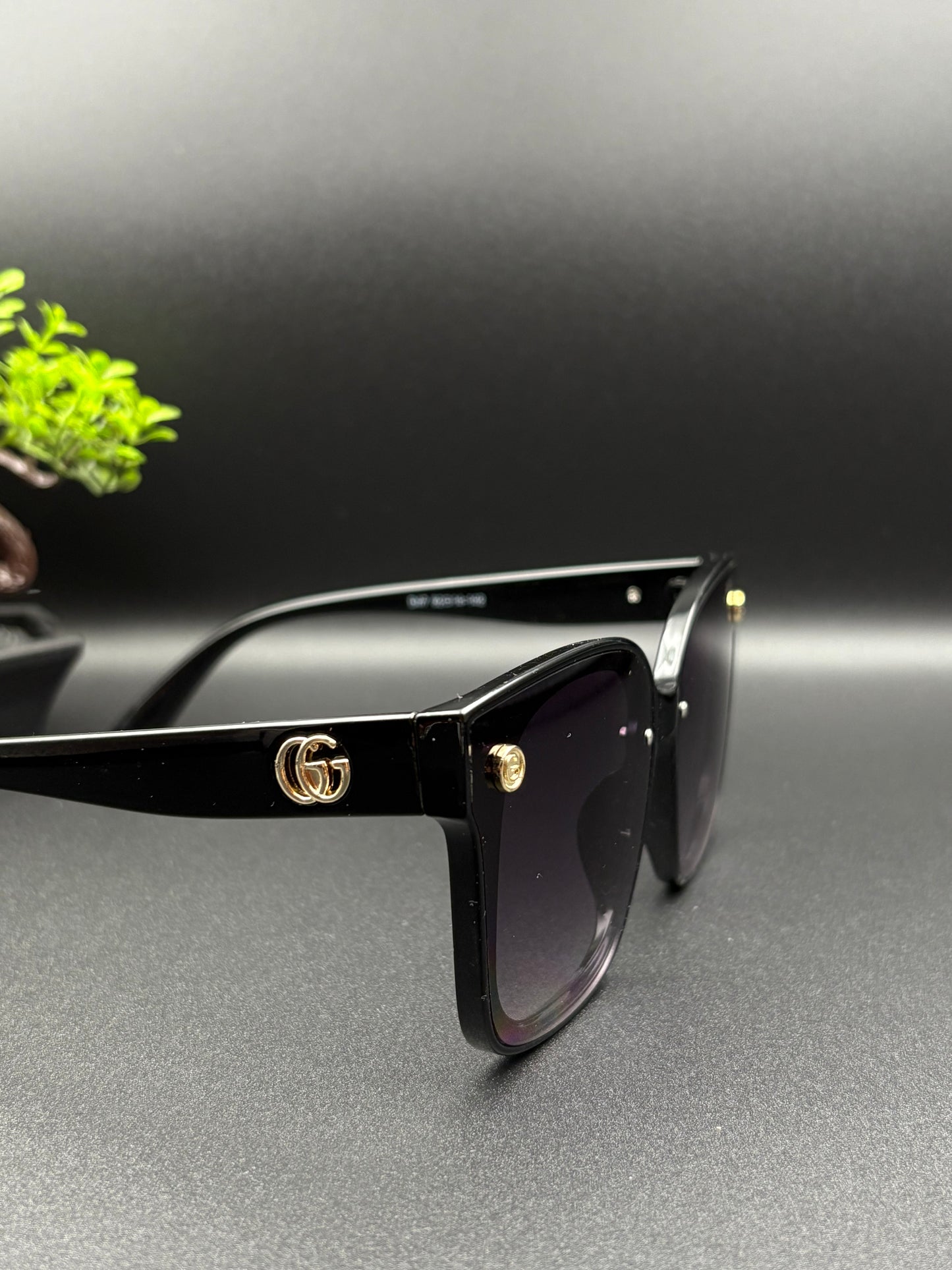 GUCCI SUNGLASSE - DF1051