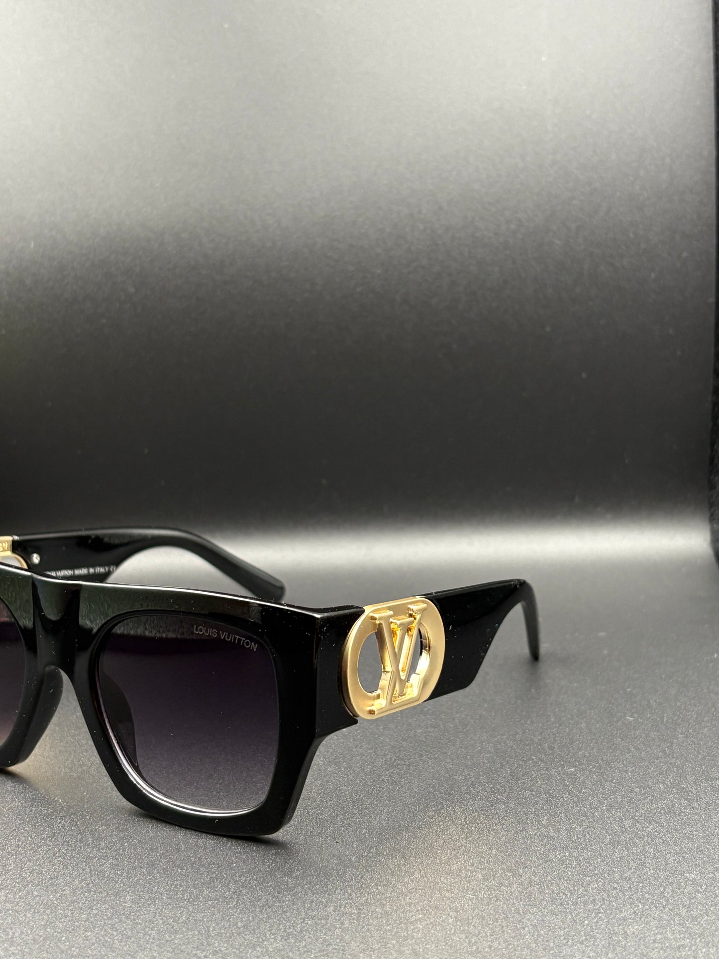 LOUIS VUITTON SUNGLASSE - DF1057