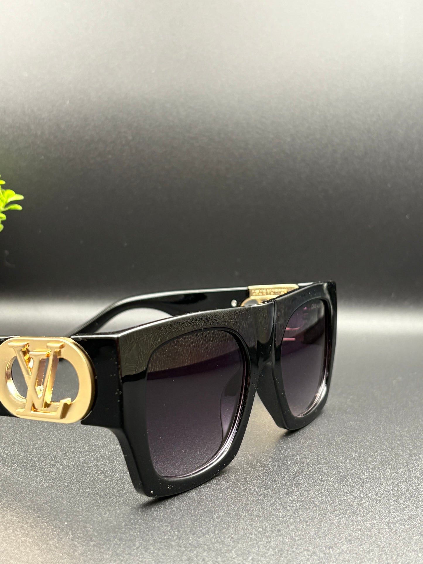 LOUIS VUITTON SUNGLASSE - DF1057