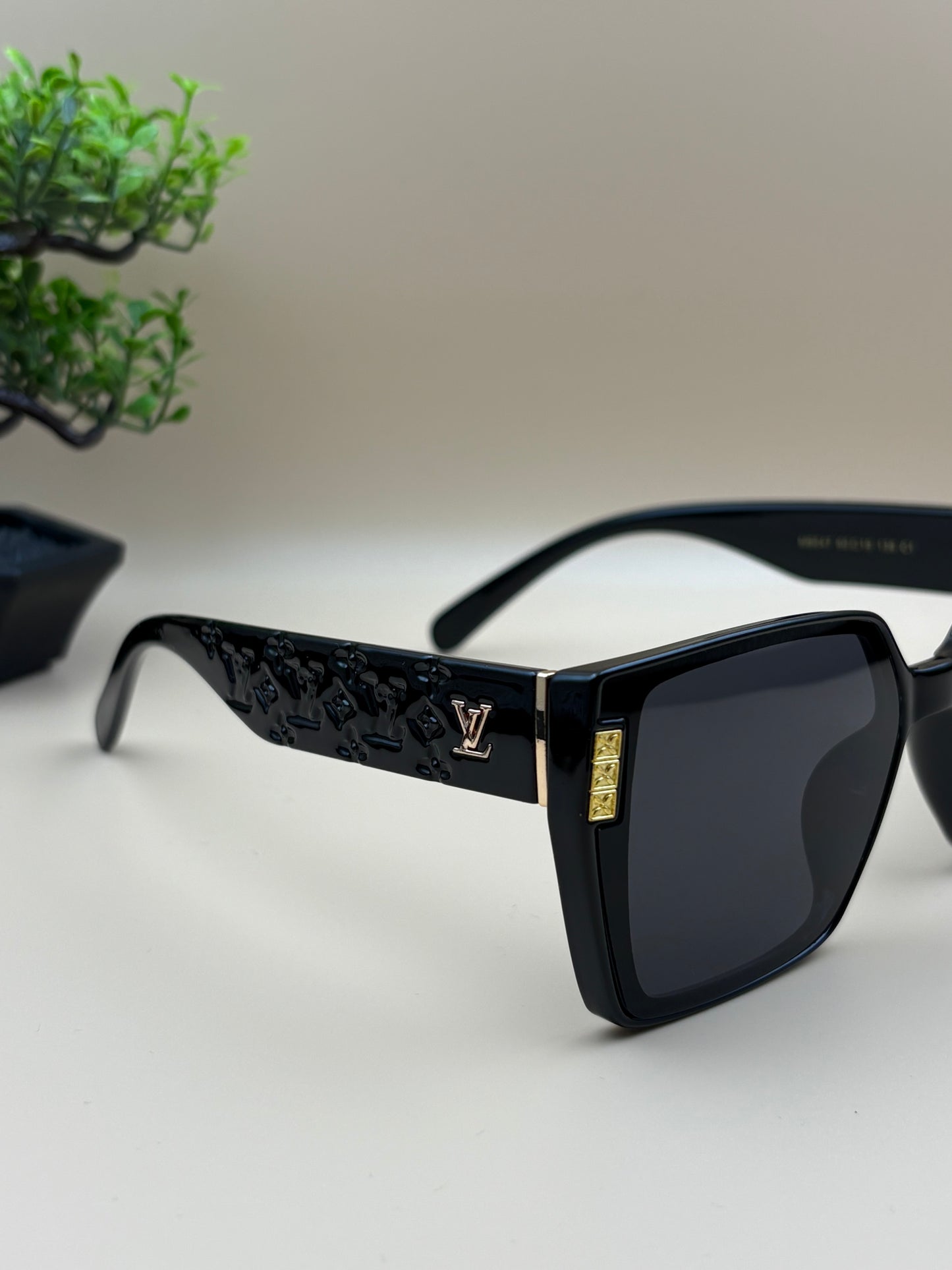 LOUIS VUITTON SUNGLASSE - DF1065