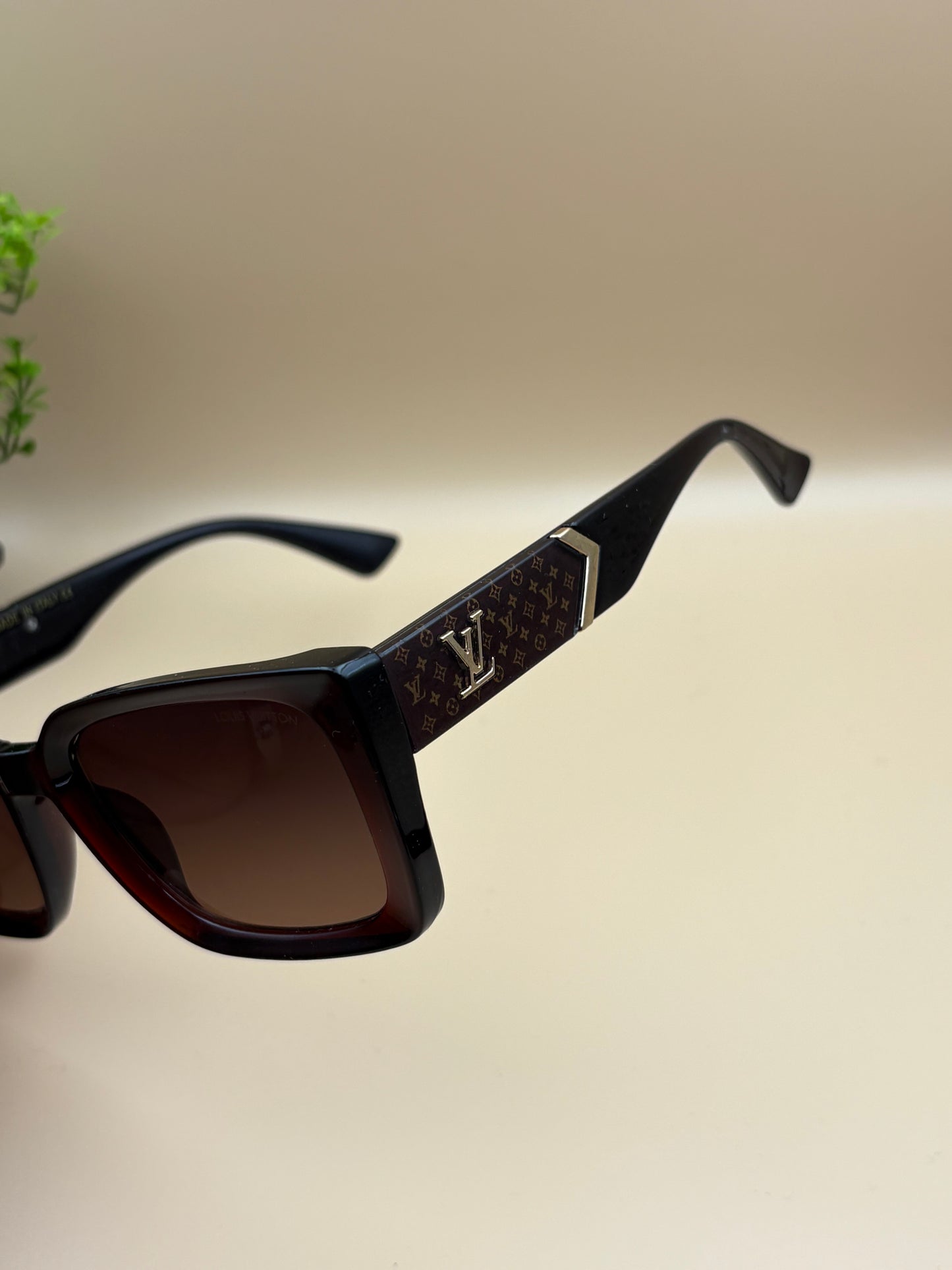 LOUIS VUITTON SUNGLASSE - DF1068