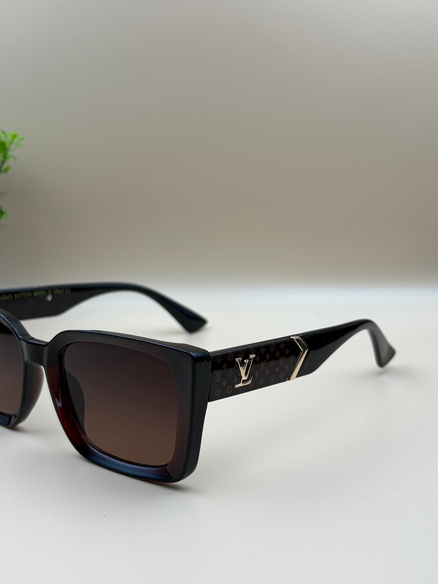 LOUIS VUITTON SUNGLASSE - DF1068